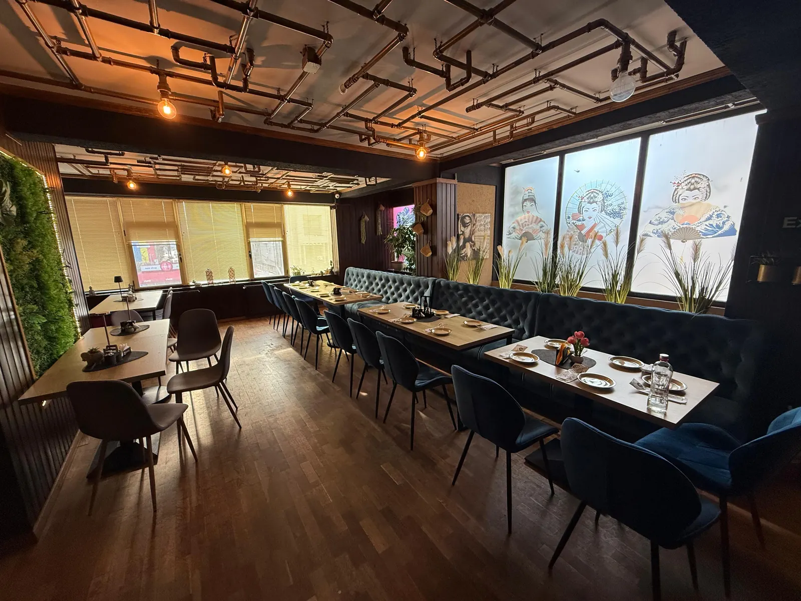 Interior restaurant asiatic Wok and Noodles Galați